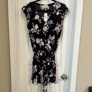 NWT- Loft floral romper- size small